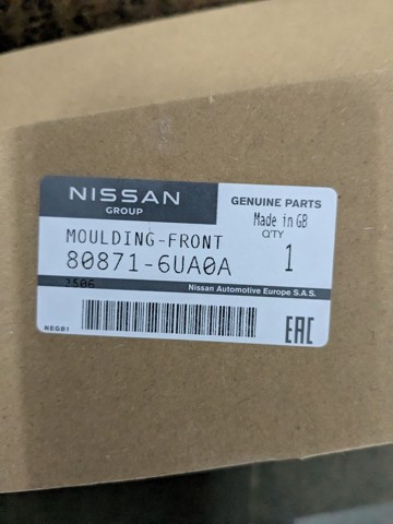 Молдинг передньої лівої двері 808716UA0A NISSAN