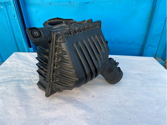 Корпус повітряного фільтра 13718513916 BMW