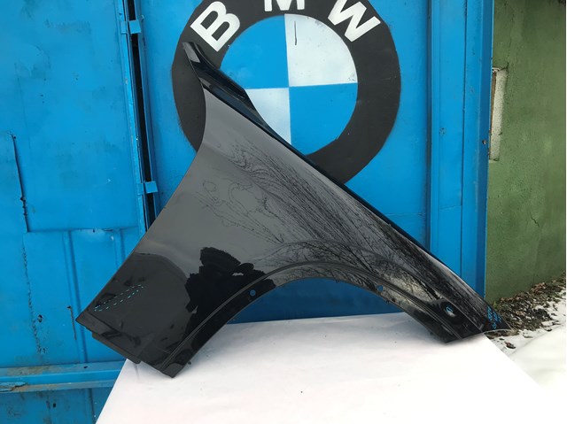 Переднє праве крило 41627332424 BMW
