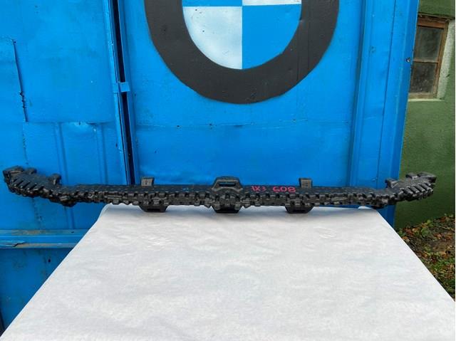 Наповнювач бампера переднього 51115A1FD69 BMW