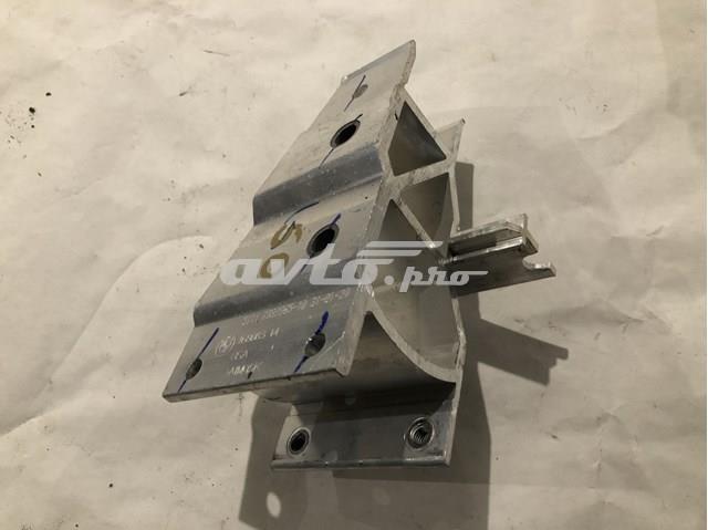 Кронштейн радіатора нижній 51117399965 BMW