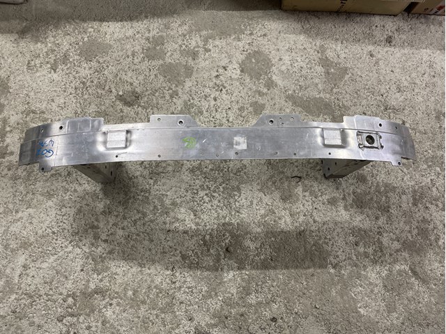 Підсилювач бампера переднього 51117447070 BMW