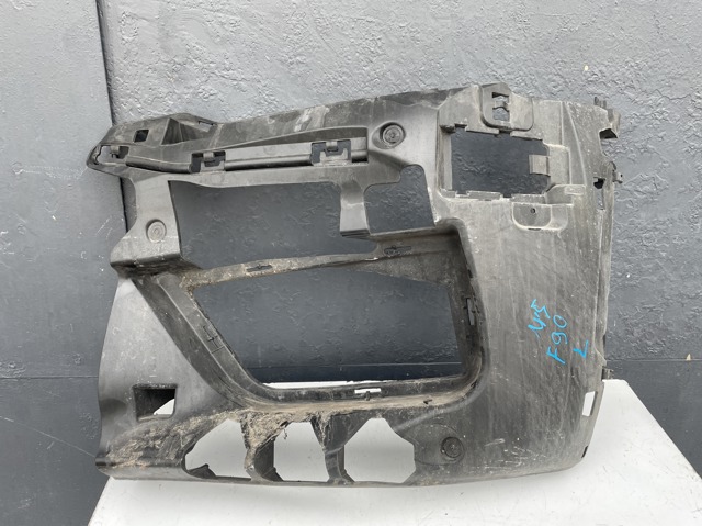 Кронштейн бампера переднього, лівий 51118065319 BMW
