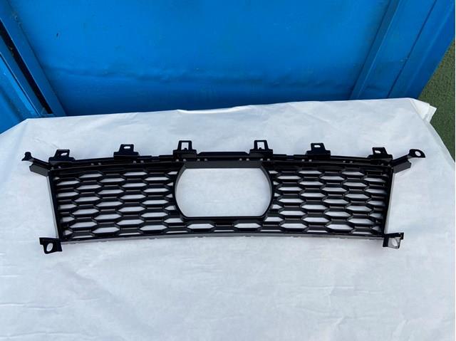 Решітка переднього бампера, центральна 51118069368 BMW