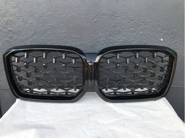 Решітка радіатора 51135A1AC55 BMW