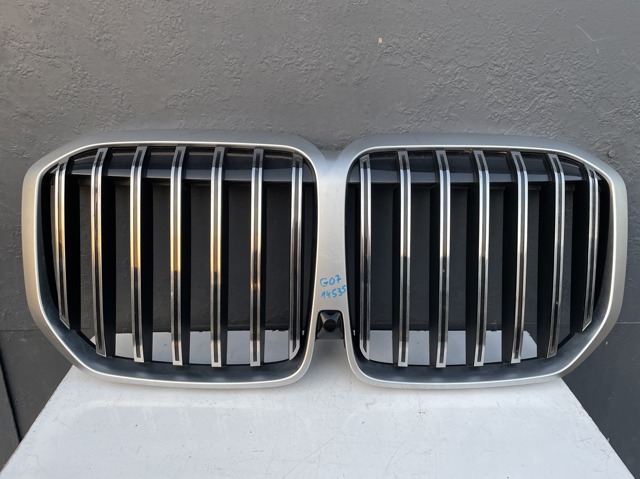 Решітка радіатора 51135A23E89 BMW