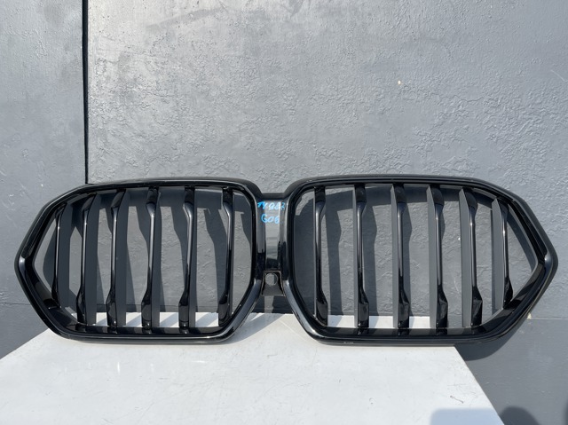Решітка радіатора 51135A363D1 BMW