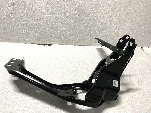 Супорт радіатора правий/монтажна панель кріплення фар 51648737292 BMW