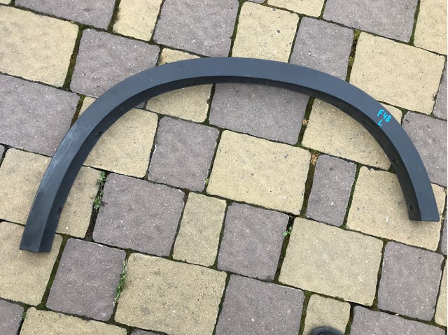 Молдинг арки колеса заднього, лівий 51777332339 BMW