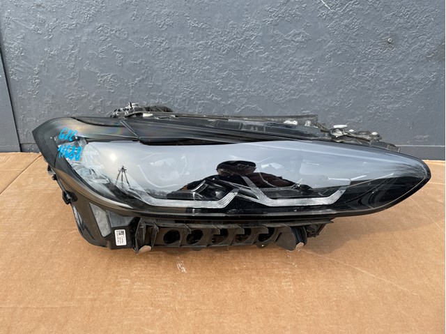 Фара основна права 63118084890 BMW