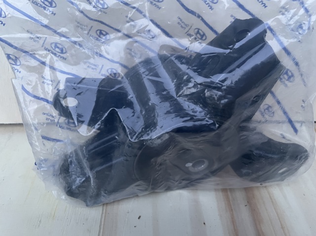 Подушка (опора) двигуна, ліва 218302T050 HYUNDAI