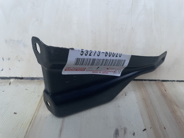 Праве кріплення переднього бампера 5327360020 TOYOTA