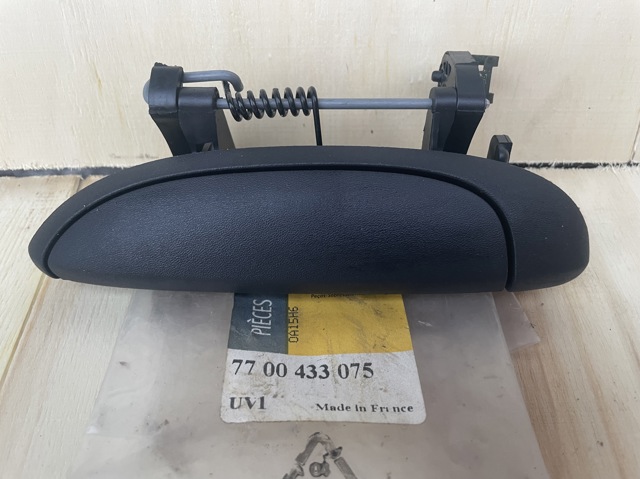 Ручка дверей лівих, зовнішня, перед/зад 7700433075 RENAULT