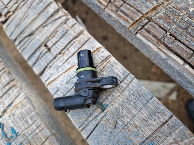 Датчик положення распредвалу 04C907601A VAG