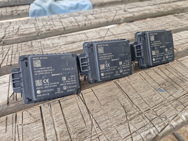 Радарний датчик дистанції 110864700D TESLA