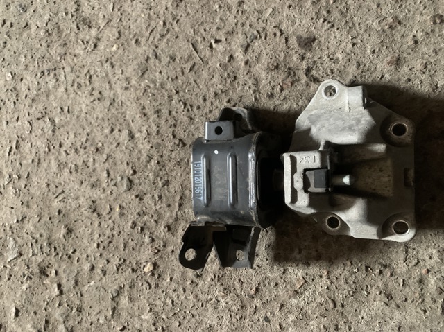 Опора кпп 21830J9100 HYUNDAI