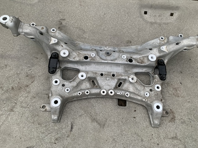 Передня балка 50200TRWA00 HONDA