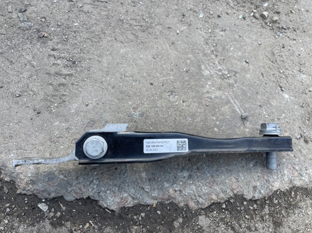 Опора двигуна задня 5Q0199855AH VAG