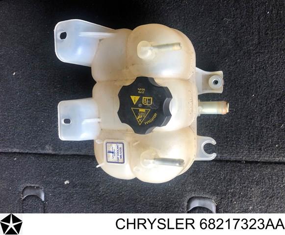 Бачок системи охолодження двигуна розширювальний 68217323AA CHRYSLER