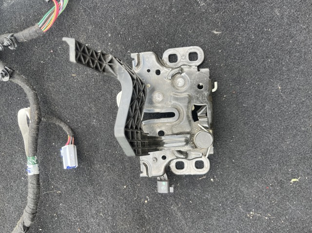 Запор капота (замок і привід замка капота) 68237158AB CHRYSLER
