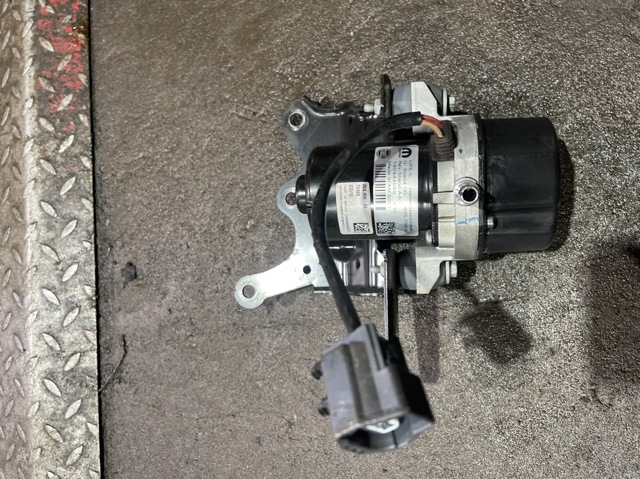 Насос вакуумний 68290533AA CHRYSLER