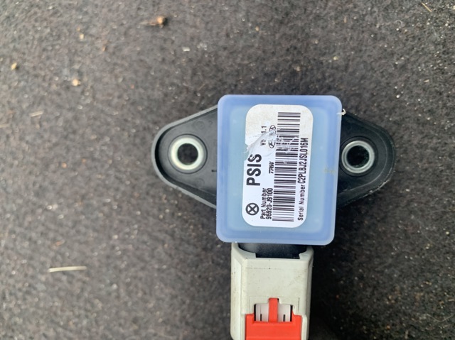 Датчик Ейрбег передній 95920J9100 HYUNDAI