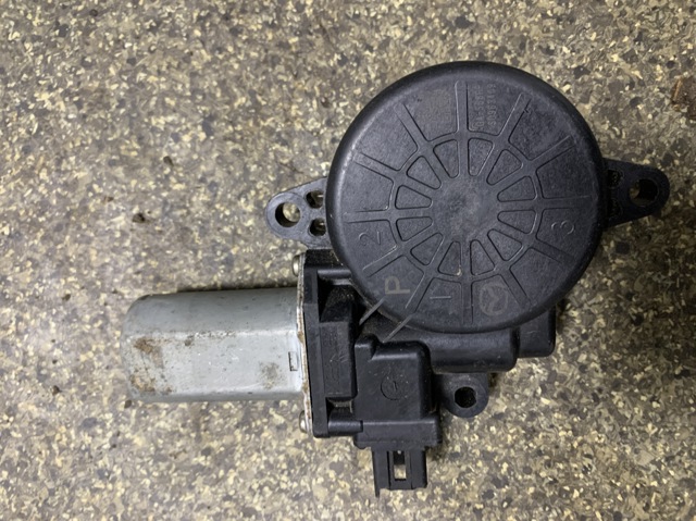 Двигун склопідіймача двері передньої, правої D6515858X MAZDA
