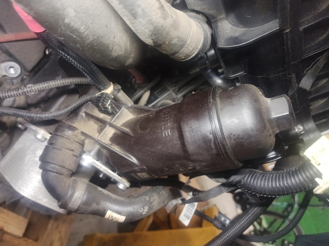 Корпус масляного фільтра 11428596283 BMW