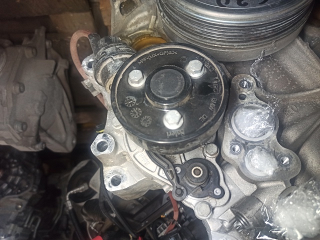 Водяний насос 11518638026 BMW