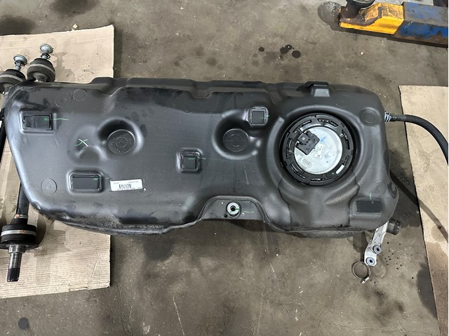 Бак паливний 16118481589 BMW
