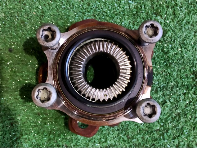 Маточини передніх коліс 31206871193 BMW