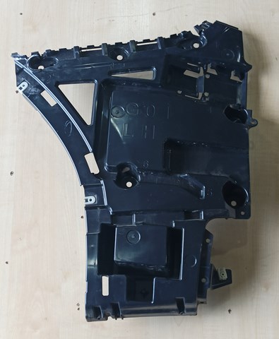 Напрямна заднього бампера, ліва 51127400667 BMW