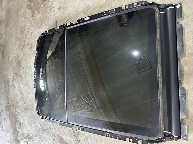 Деталі люків облицювання кузова 54107493141 BMW