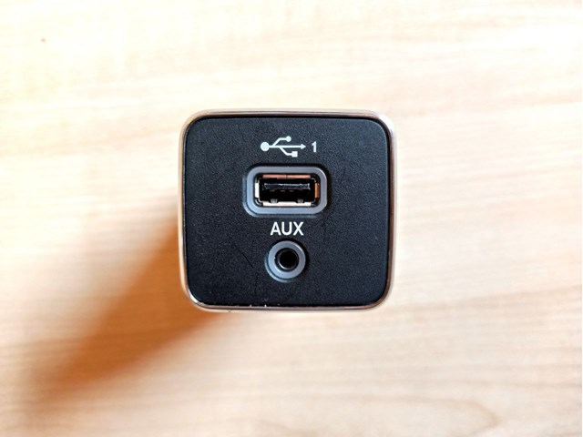 USB-розгалужувач 5XG28DX9AC CHRYSLER