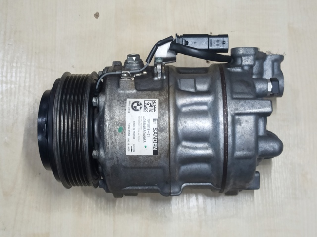 Компресор системи кондиціювання 64527945819 BMW