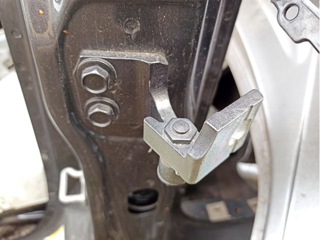 Петля задніх лівих дверей 68140735AB CHRYSLER