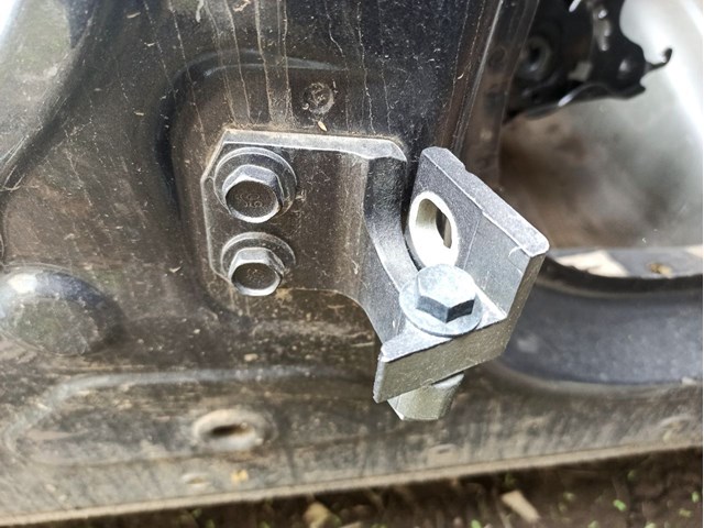 Петля задніх лівих дверей 68140737AB CHRYSLER