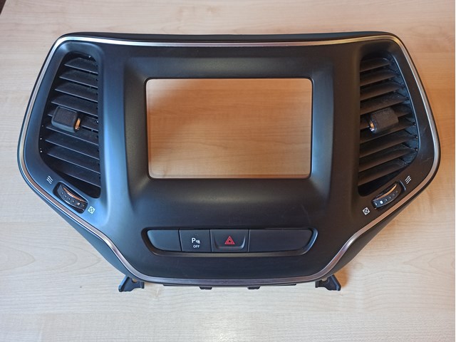 Решітка повітроводу 6AS061Z6AB CHRYSLER