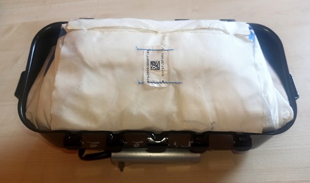 Установка подушки безпеки пасажира FT4Z58044A74A FORD