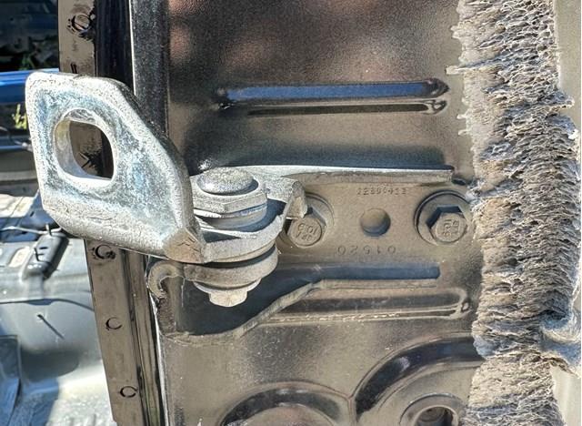 Петля задніх дверей, правих FT4Z5826800B FORD