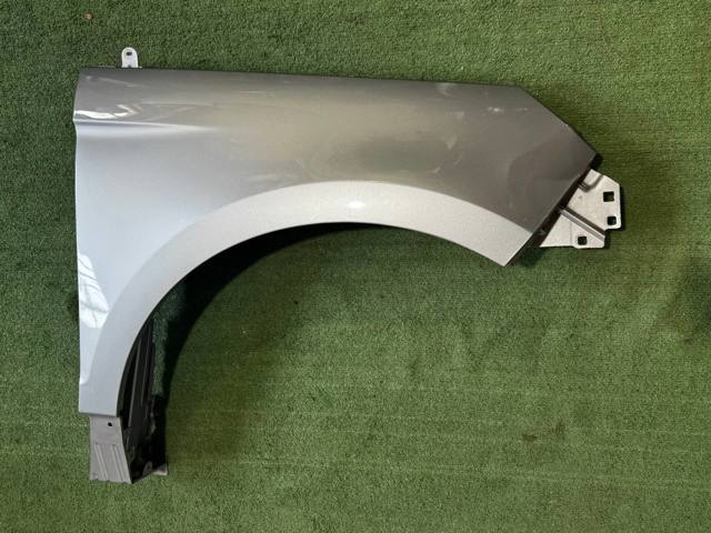 Переднє праве крило GT4Z16005A FORD