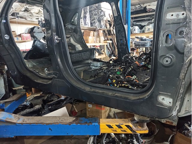 Поріг зовнішній правий GT4Z5810128A FORD