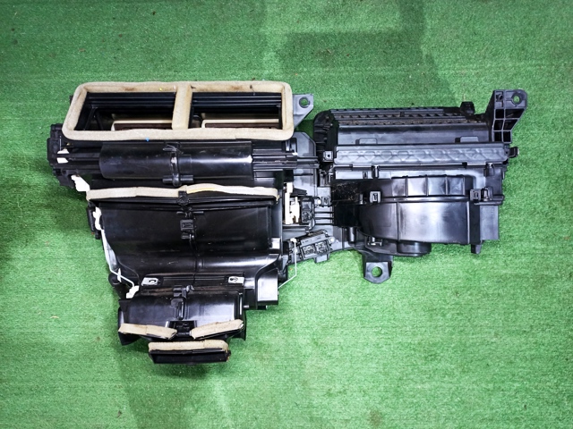 Корпус печі в зборі K2GZ19B555BB FORD