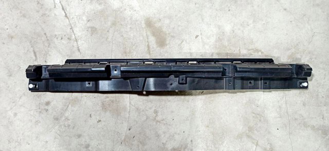 Кронштейн бампера заднього, центральний KT4Z17E855A FORD
