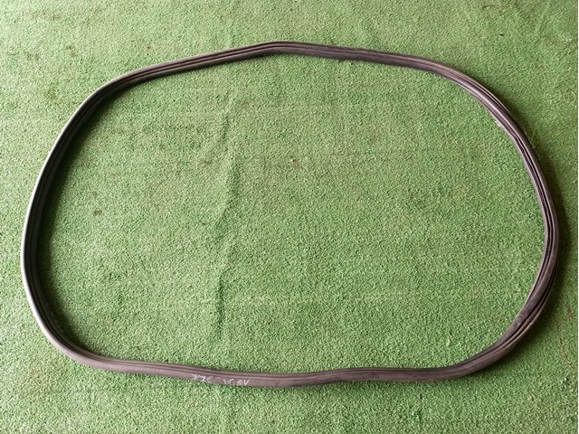 Ущільнювач дверей задка кузова KT4Z58404A06A FORD