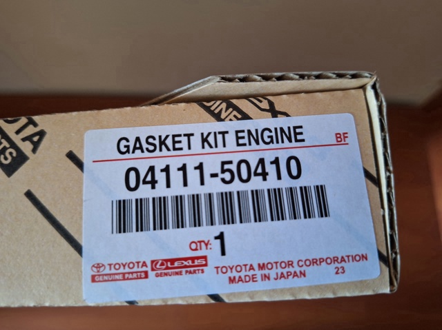 Комплект прокладок двигуна, повний 0411150390 TOYOTA