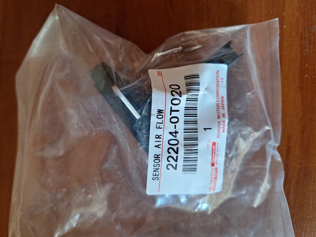 Датчик витрати повітря Toyota RAV4 IV