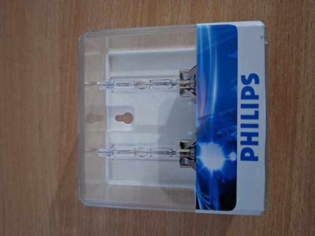 Лампочка ксеноновая D4S PHILIPS