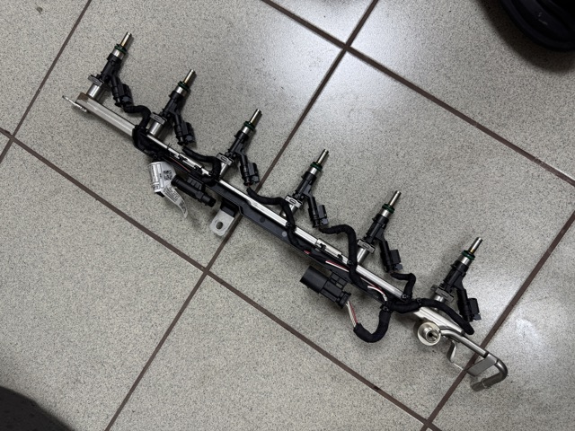 Форсунка дизельна в зборі, розпилювач + тримач 13538483304 BMW