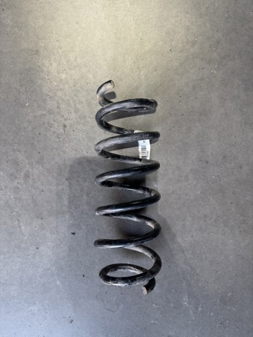 Пружина підвіски задня 33536787209 BMW